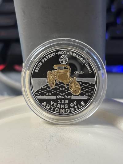 第192期拍卖 - 帕劳2011年奔驰专利汽车1886镀金银币，925银，10克，发行77枚