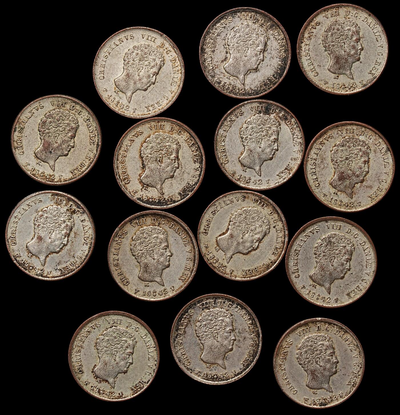 修遠堂世界钱币第106期，请看参拍说明 1842年丹麦1/5 rigsbankskilling铜币一组，完全未流通，老镀银