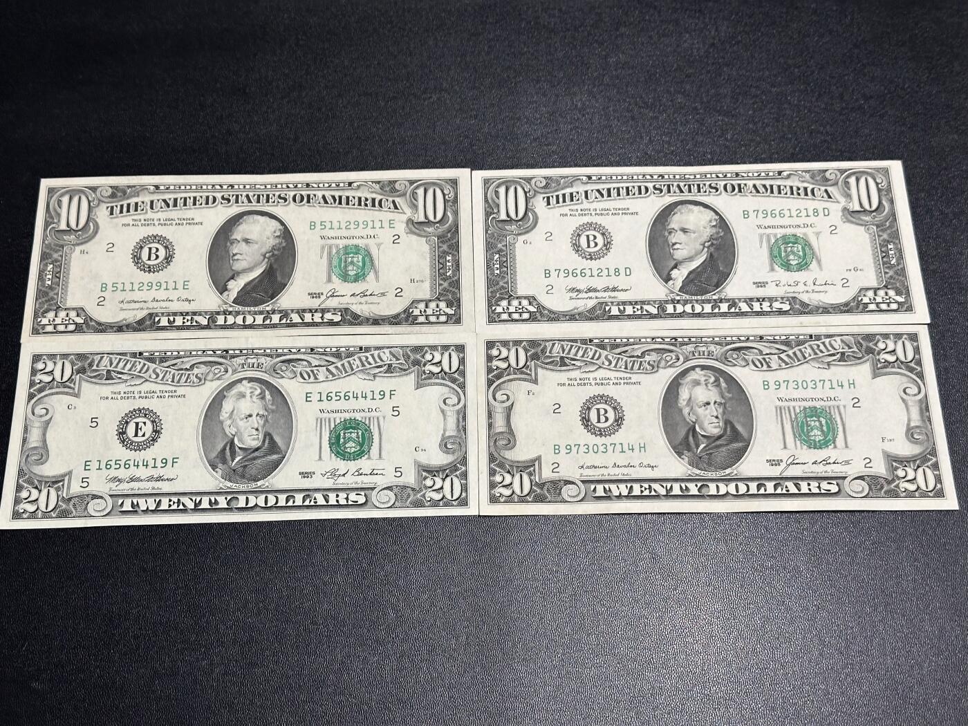 《外钞收藏家》第六百一十五期（畅拍场）（长期征集拍品、欢迎藏友们联系合作） 美国小头版10和20美元 4张一起 品相如图 