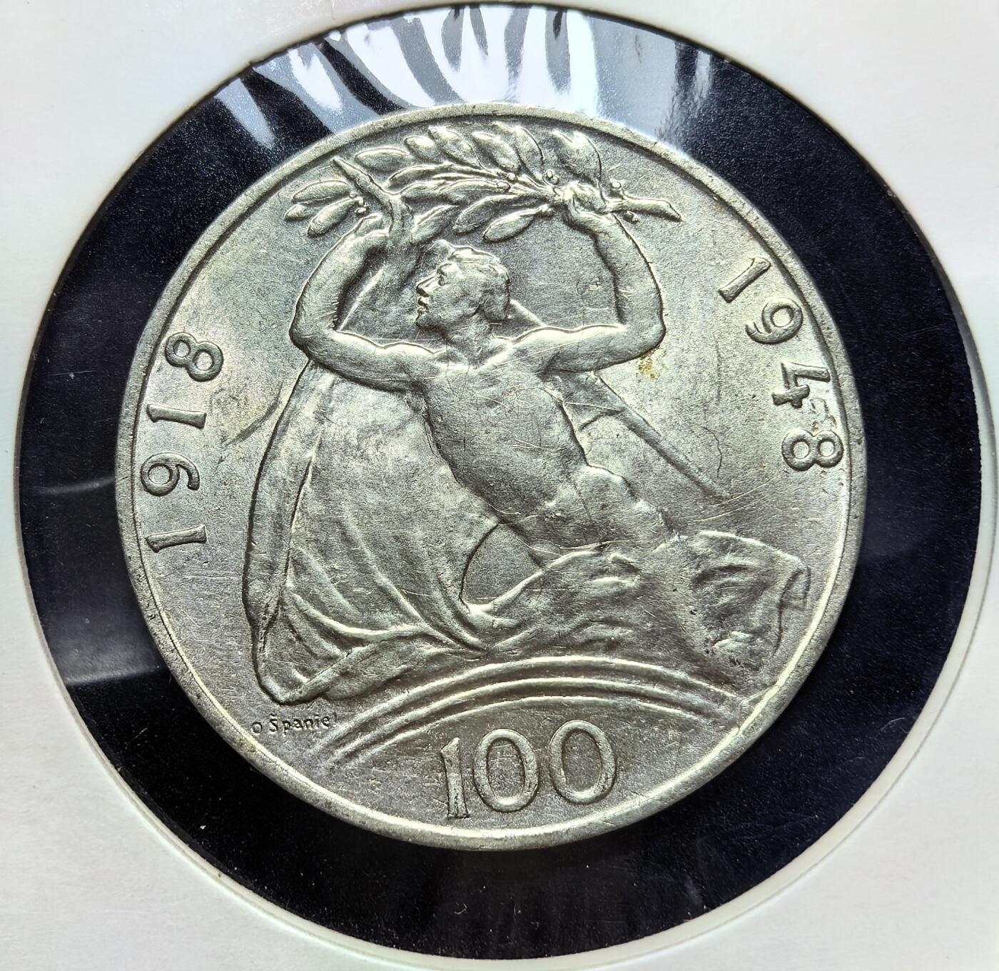 外国优质老铜币银币苏联纪念章，每周六晚九点倒数截拍，满百包邮可寄存，持续收拍 捷克斯洛伐克1948年独立 30 周年100 克朗银币14克500银纯银价150元。正面双尾狮象征国家主权，背面人物持橄榄枝寓意和平。记录了 1918 年建国至二战后重建的历史时刻，具有重要的历史纪念意义。