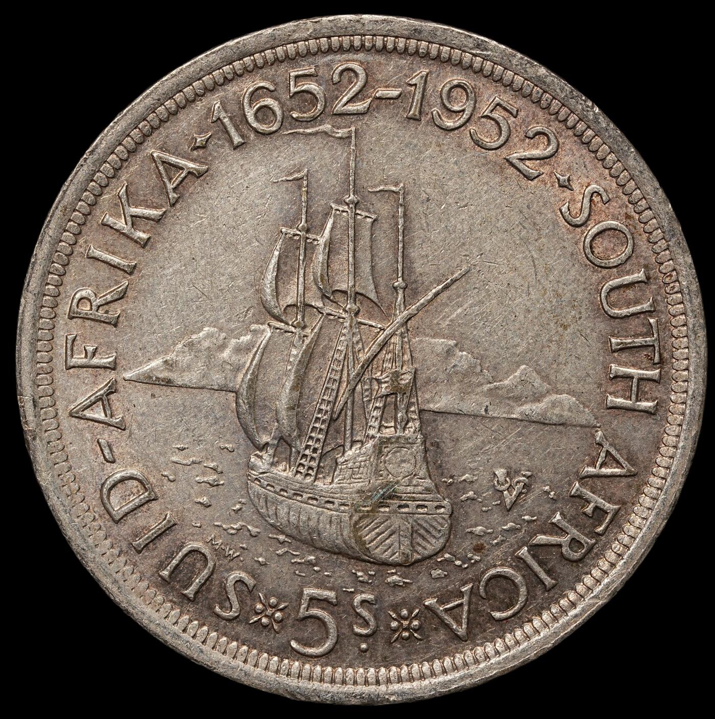 修遠堂世界钱币第106期，请看参拍说明 1952年南非-开普敦发现300周年5先令大银币 28.29g，50%银