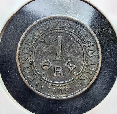 外国优质老铜币银币苏联纪念章，每周六晚九点倒数截拍，满百包邮可寄存，持续收拍 - 丹麦1909年1欧尔铜币，发行于弗雷德里克八世统治时期（1906-1912），正面为国王花押与王冠，背面标注面值与年份，材质为青铜，是当时丹麦日常流通的小额辅币。