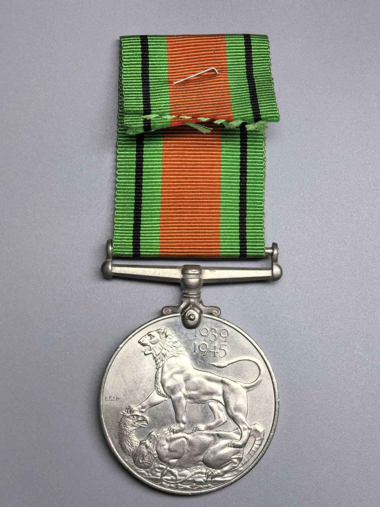 小驴勋章奖章收藏3月7日周六晚六点拍卖（珍爱和平，收藏战争，铭记历史，勿忘国耻，忠党爱国。有偿代拍，送拍规则在简介最后，参拍须阅读规则后再参拍，关系到运费包装发货时效真假辨别等关键信息，拍卖时不再发原图，看大图店主微信码在拍卖店铺介绍里）