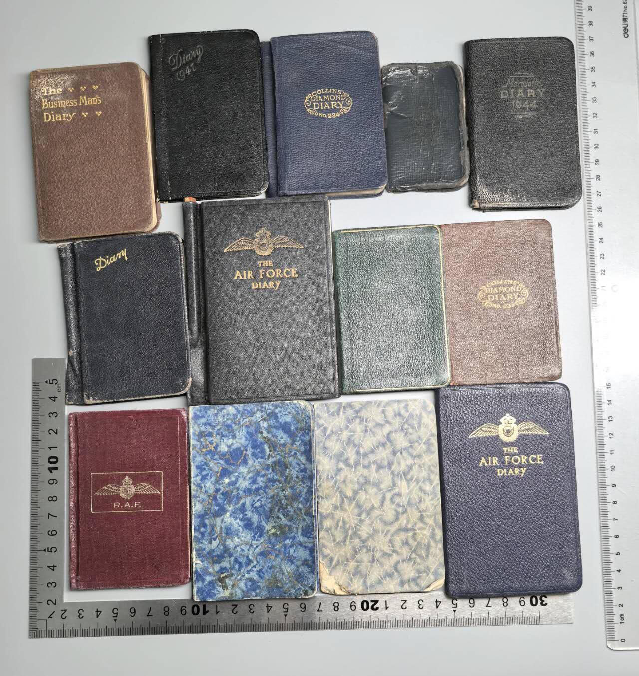 小驴勋章奖章收藏3月7日周六晚六点拍卖（珍爱和平，收藏战争，铭记历史，勿忘国耻，忠党爱国。有偿代拍，送拍规则在简介最后，参拍须阅读规则后再参拍，关系到运费包装发货时效真假辨别等关键信息，拍卖时不再发原图，看大图店主微信码在拍卖店铺介绍里）