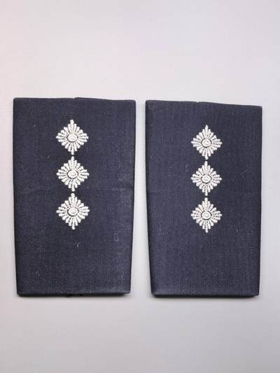 小驴勋章奖章收藏3月7日周六晚六点拍卖（珍爱和平，收藏战争，铭记历史，勿忘国耻，忠党爱国。有偿代拍，送拍规则在简介最后，参拍须阅读规则后再参拍，关系到运费包装发货时效真假辨别等关键信息，拍卖时不再发原图，看大图店主微信码在拍卖店铺介绍里） - 德国联邦国防军空军肩章