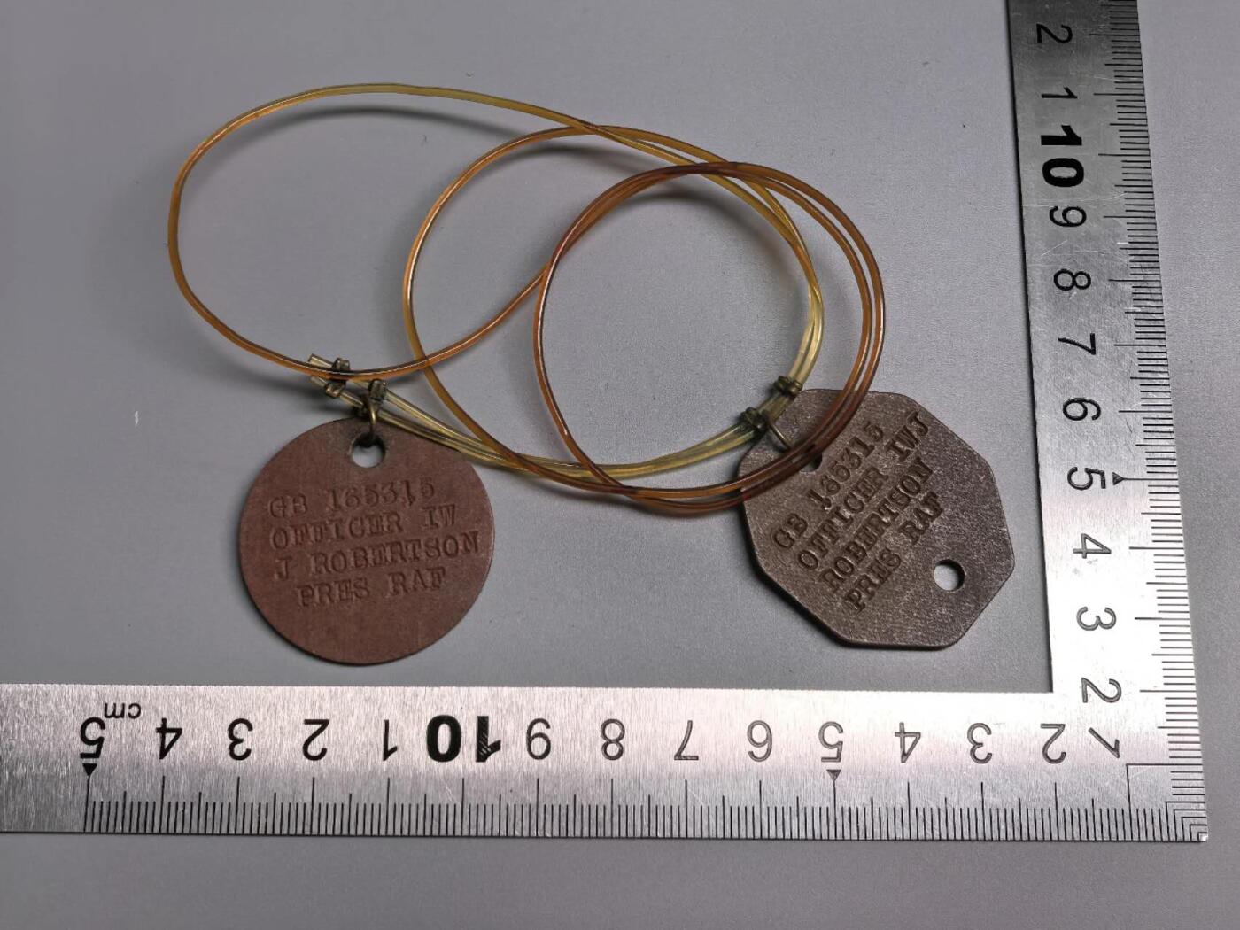 小驴勋章奖章收藏3月7日周六晚六点拍卖（珍爱和平，收藏战争，铭记历史，勿忘国耻，忠党爱国。有偿代拍，送拍规则在简介最后，参拍须阅读规则后再参拍，关系到运费包装发货时效真假辨别等关键信息，拍卖时不再发原图，看大图店主微信码在拍卖店铺介绍里）