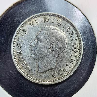 外国优质老铜币银币苏联纪念章，每周六晚九点倒数截拍，满百包邮可寄存，持续收拍 - 英国乔治六世1942年6便士银币2.8克500银纯银价30元，二战时期由英国皇家造币厂铸造。币面刻有国王头衔与皇家花押，是战时英国流通货币，也是 1947 年英国停用银币前的经典品种，见证了战时经济与货币史。