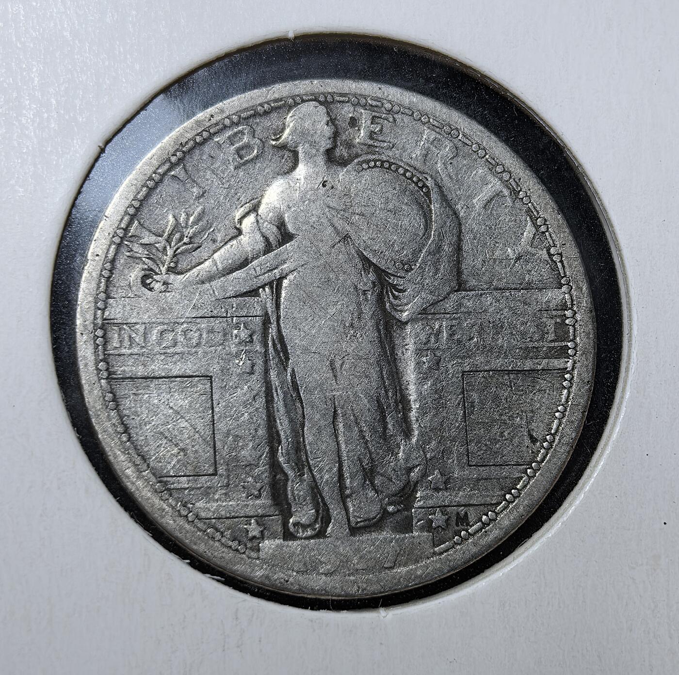 外国优质老铜币银币苏联纪念章，每周六晚九点倒数截拍，满百包邮可寄存，持续收拍 美国1917年站姿自由女神 25 美分银币，由雕塑家麦克尼尔设计，正面为持盾与橄榄枝的自由女神，背面是飞鹰。因原设计露胸，1917 年改为锁子甲遮挡；1925 年又将年份下沉防磨损，1932 年被华盛顿 25 美分取代。