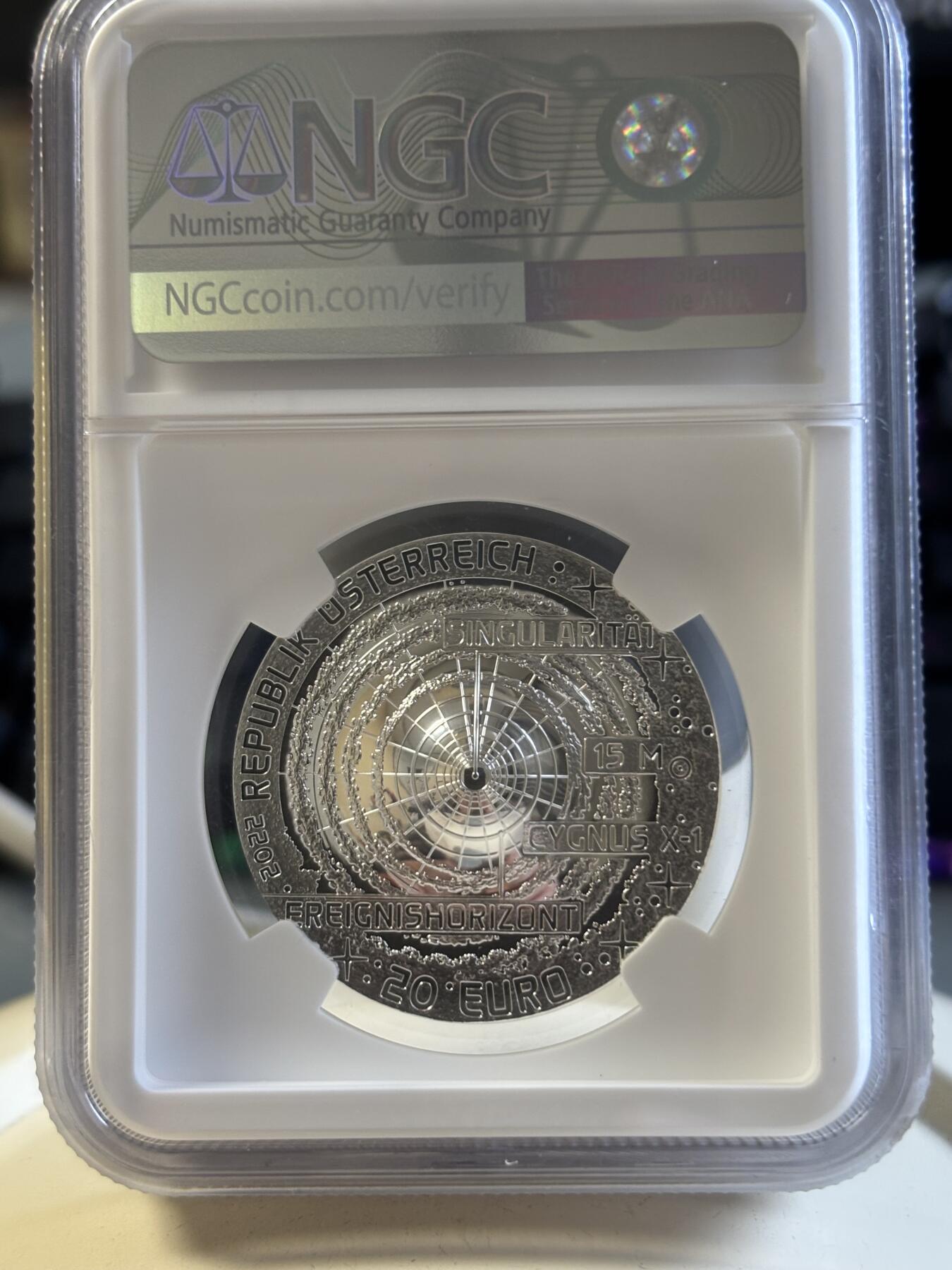 第192期拍卖 奥地利2022年黑洞曲面彩色精制纪念银币NGC-PF70， 925银，22.42克