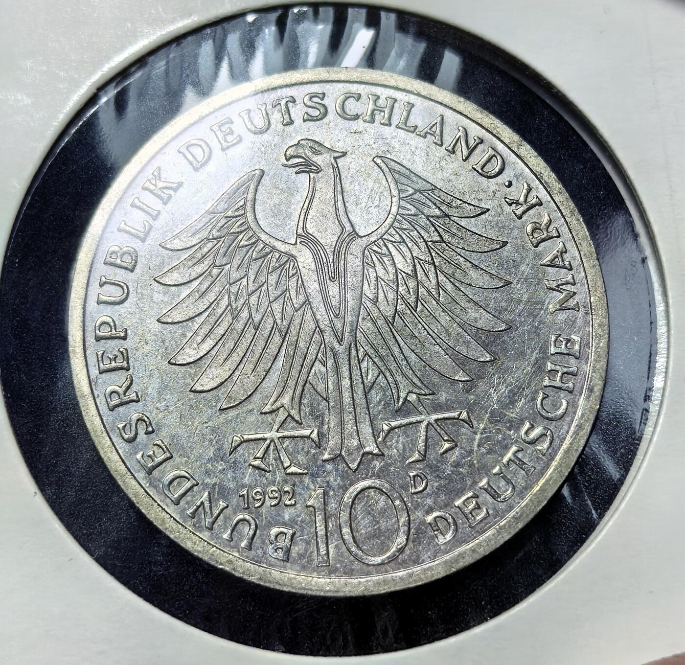 外国优质老铜币银币苏联纪念章，每周六晚九点倒数截拍，满百包邮可寄存，持续收拍 德国1992年10马克纪念银币15.5克625银纯银价208元，以纪念 “科学与艺术功绩勋章” 设立 150 周年。币面人物为勋章首任总管、著名博物学家洪堡，该勋章是德国最高学术荣誉之一。