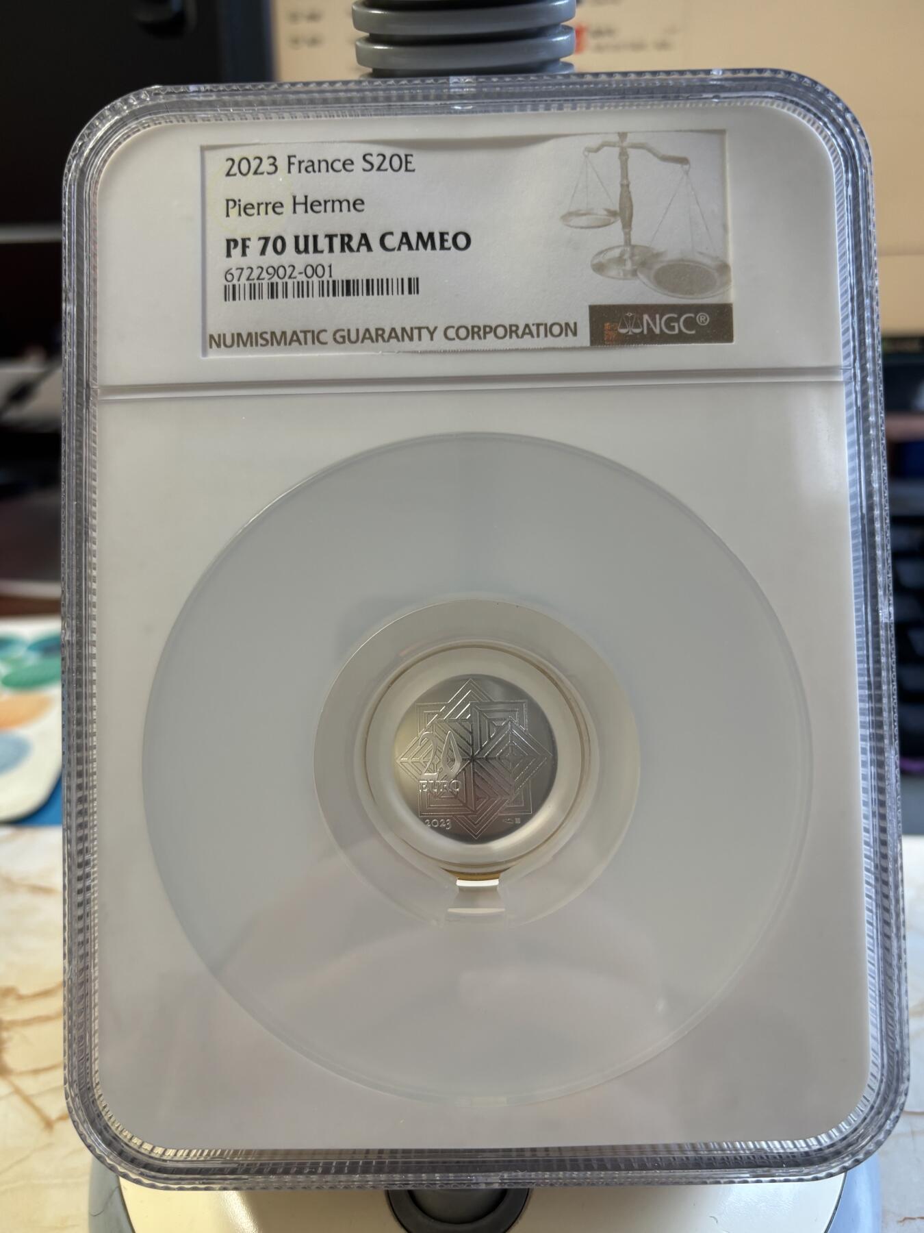 第192期拍卖 获奖法国2023年法兰西瑰宝甜点马卡龙小圆饼形银币NGC-PF70,999银，发行5000枚