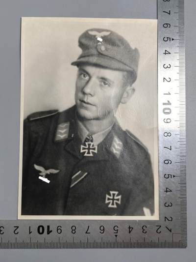 小驴勋章奖章收藏3月7日周六晚六点拍卖（珍爱和平，收藏战争，铭记历史，勿忘国耻，忠党爱国。有偿代拍，送拍规则在简介最后，参拍须阅读规则后再参拍，关系到运费包装发货时效真假辨别等关键信息，拍卖时不再发原图，看大图店主微信码在拍卖店铺介绍里） - 20分钟15辆高射炮王牌Ernst Pirhofer战后硬相纸背面亲笔签名