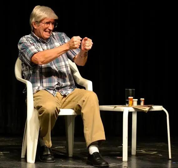 小驴勋章奖章收藏3月7日周六晚六点拍卖（珍爱和平，收藏战争，铭记历史，勿忘国耻，忠党爱国。有偿代拍，送拍规则在简介最后，参拍须阅读规则后再参拍，关系到运费包装发货时效真假辨别等关键信息，拍卖时不再发原图，看大图店主微信码在拍卖店铺介绍里） 二战美国陆军大红一师机枪手，诺曼底登陆作战，荣誉勋章获得者吉诺·约瑟夫·梅尔利中士战后三签名回信，信中有三个亲签，打印的戎装像，荣誉勋章证书内容，美军二战期间一共颁发472枚荣誉勋章，比骑士铁十字少很多，eBay参考价150美金不含邮