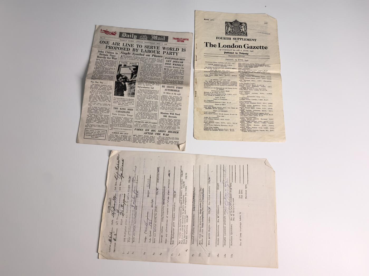 小驴勋章奖章收藏3月7日周六晚六点拍卖（珍爱和平，收藏战争，铭记历史，勿忘国耻，忠党爱国。有偿代拍，送拍规则在简介最后，参拍须阅读规则后再参拍，关系到运费包装发货时效真假辨别等关键信息，拍卖时不再发原图，看大图店主微信码在拍卖店铺介绍里）