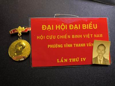 （不断上新中，开春初拍流量差 欢迎转发有佣金红包）云宸嘉赏-勋臻精藏⭐️年后精品专拍场次🎖 - 越南社会主义共和国越战老兵大会出席证、原主照片 胡志明退役军人协会奖章一套