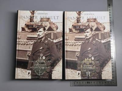 小驴勋章奖章收藏3月7日周六晚六点拍卖（珍爱和平，收藏战争，铭记历史，勿忘国耻，忠党爱国。有偿代拍，送拍规则在简介最后，参拍须阅读规则后再参拍，关系到运费包装发货时效真假辨别等关键信息，拍卖时不再发原图，看大图店主微信码在拍卖店铺介绍里） - 《二战德国坦克突击奖章》上下册，世界最顶尖坦克突击奖章专家PHILIPPE先生作品，2021年修订本，新增PHILIPPE先生十几年的研究成果，增加了200页，书页数达到1100页，作者亲签扉页和名片，（3公斤重，完整运回国费用很高），非常专业的书看完记住就可以成为坦克突击奖章专家了