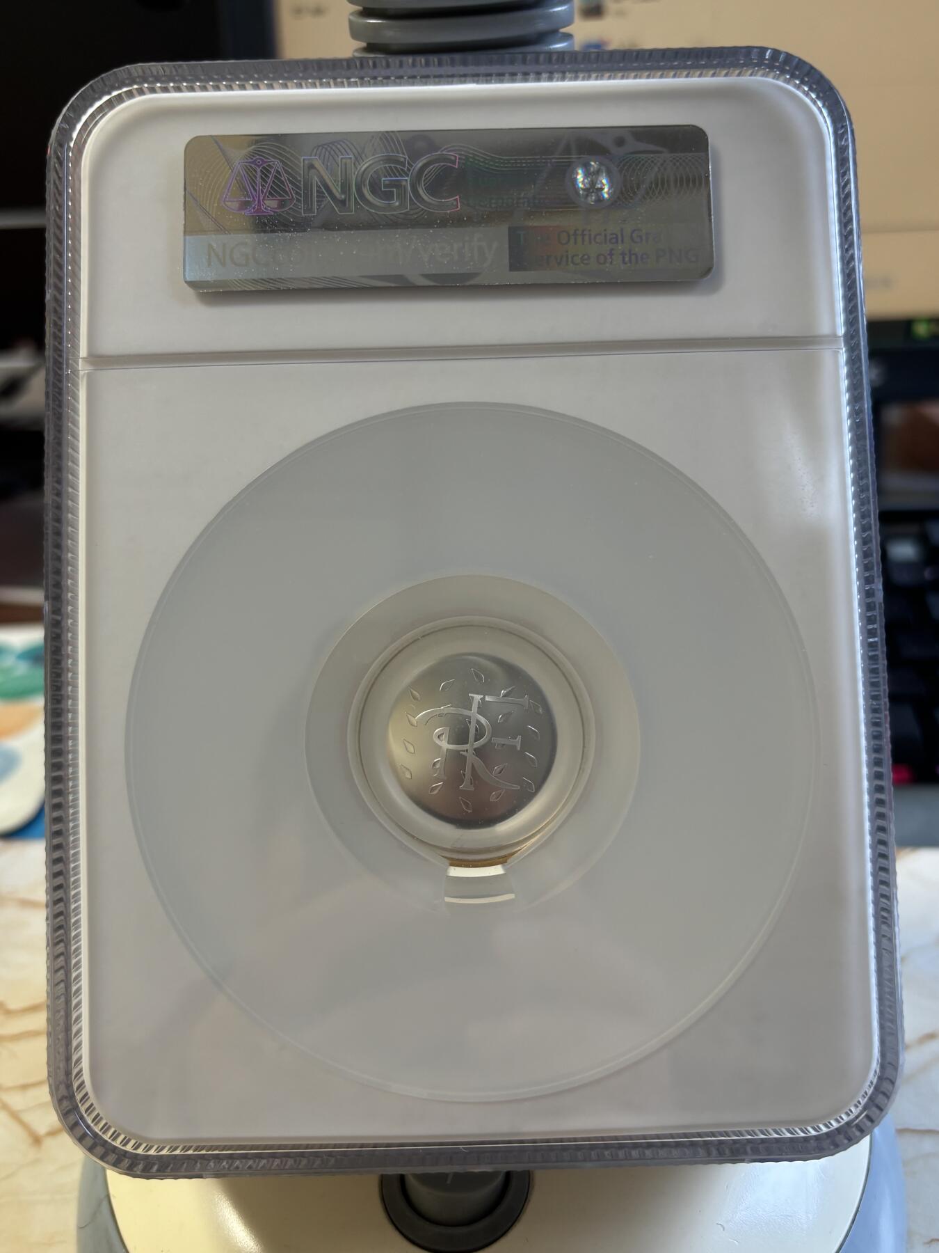 第192期拍卖 获奖法国2023年法兰西瑰宝甜点马卡龙小圆饼形银币NGC-PF70,999银，发行5000枚