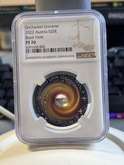 第192期拍卖 - 奥地利2022年黑洞曲面彩色精制纪念银币NGC-PF70， 925银，22.42克