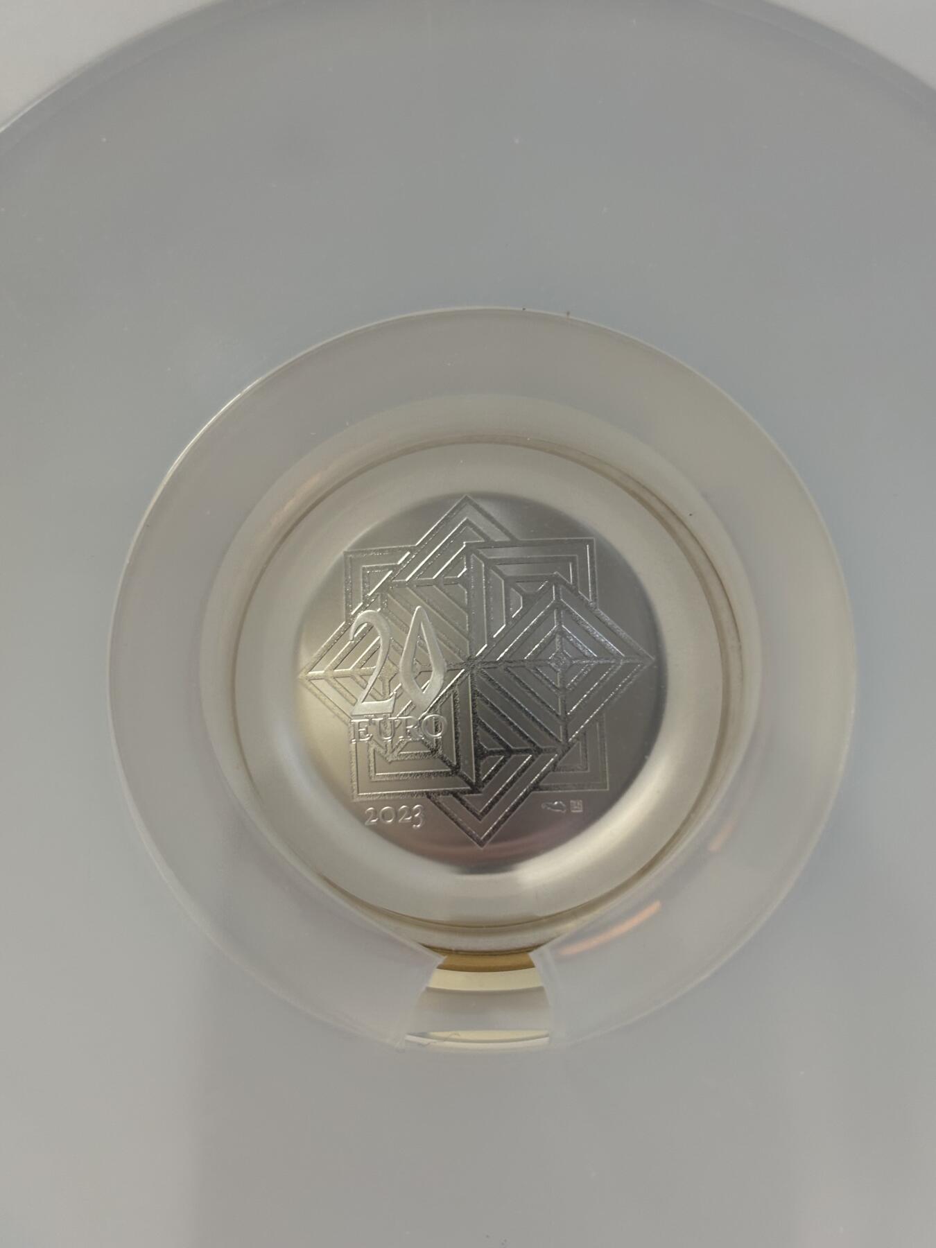 第192期拍卖 获奖法国2023年法兰西瑰宝甜点马卡龙小圆饼形银币NGC-PF70,999银，发行5000枚