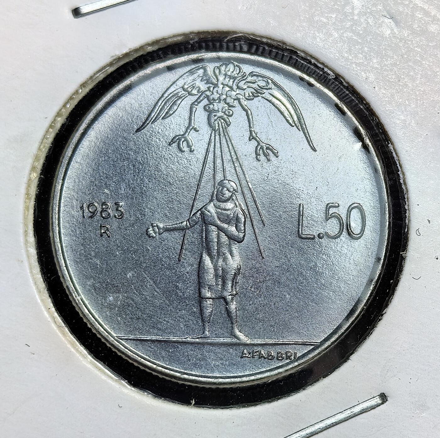 外国优质老铜币银币苏联纪念章，每周六晚九点倒数截拍，满百包邮可寄存，持续收拍 圣马力诺1983年反战50里拉纪念币。币面 “普罗米修斯” 图案寓意文明进步，彼时圣马力诺为微型共和国，经济以旅游、造币为特色，此币是其独立货币体系与文化象征的体现。