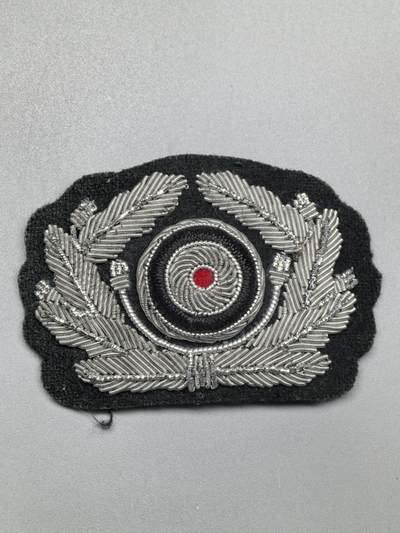 小驴勋章奖章收藏3月7日周六晚六点拍卖（珍爱和平，收藏战争，铭记历史，勿忘国耻，忠党爱国。有偿代拍，送拍规则在简介最后，参拍须阅读规则后再参拍，关系到运费包装发货时效真假辨别等关键信息，拍卖时不再发原图，看大图店主微信码在拍卖店铺介绍里） - 工艺品 海军帽徽 非原品