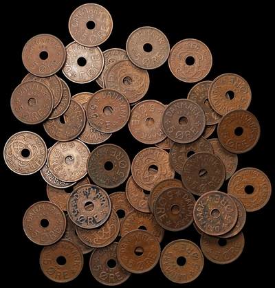 修遠堂世界钱币第106期，请看参拍说明 - 丹麦中孔5欧尔铜币50枚，1927-1940年