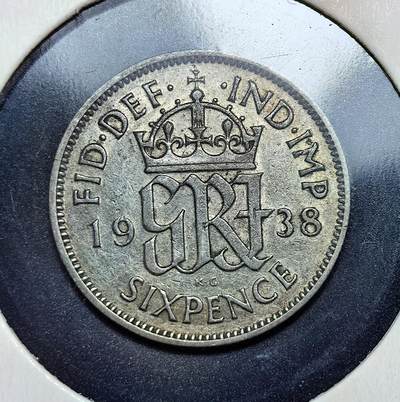 外国优质老铜币银币苏联纪念章，每周六晚九点倒数截拍，满百包邮可寄存，持续收拍 - 英国乔治六世1938年6便士银币，发行于爱德华八世退位后，乔治六世继位初期。币面刻有国王头像与王冠花押，见证二战前英国货币体系，后于 1946 年改为铜镍材质，是近代英国流通与收藏的经典币种。