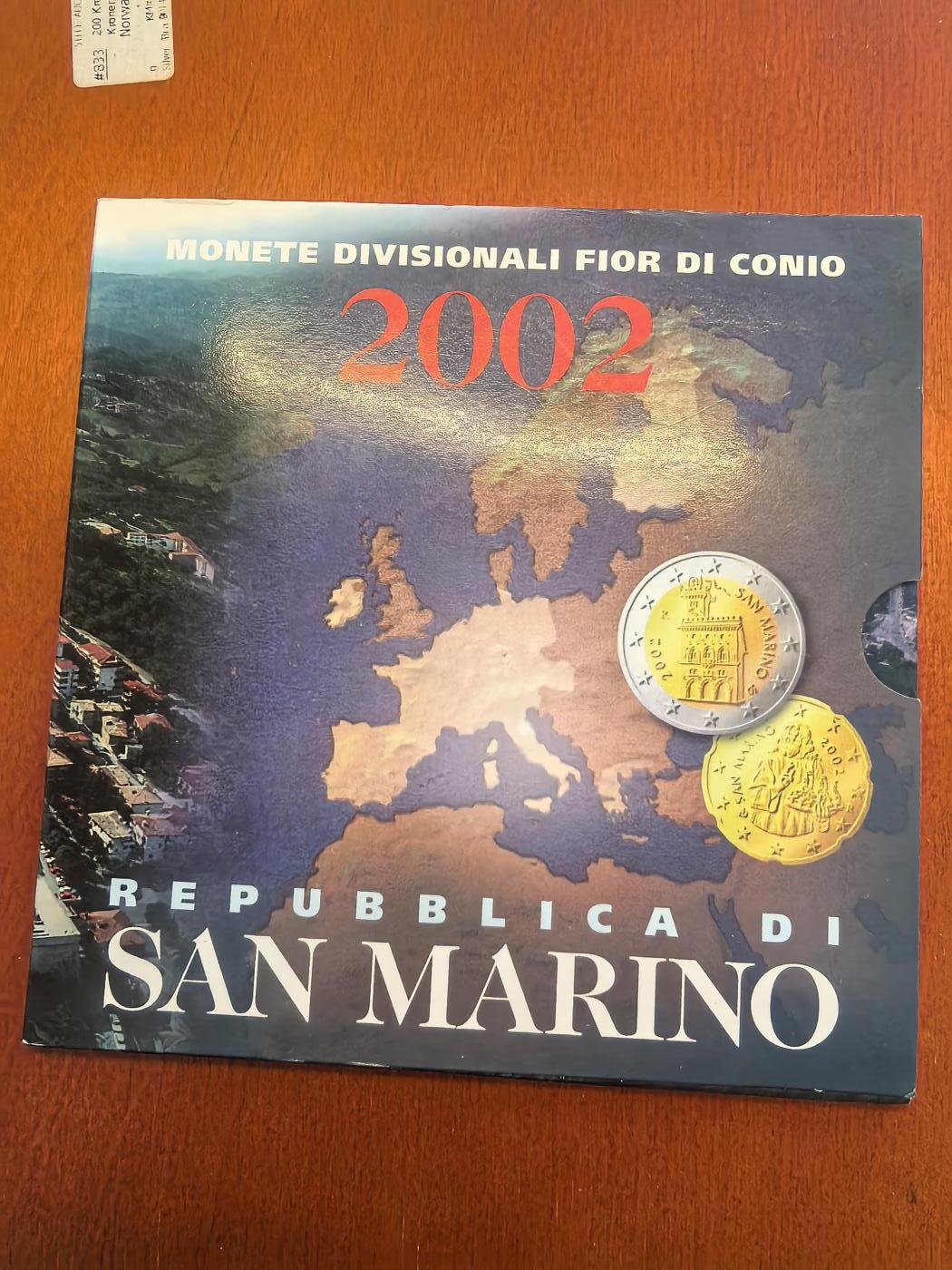 长老汇马年精选第七场拍卖 2002圣马力诺8枚套欧元，卡装，有污迹，克书275美金