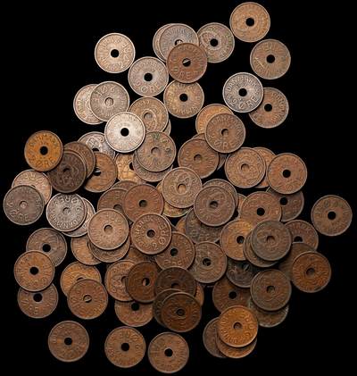 修遠堂世界钱币第106期，请看参拍说明 - 丹麦中孔2欧尔铜币92枚，1927-1940年