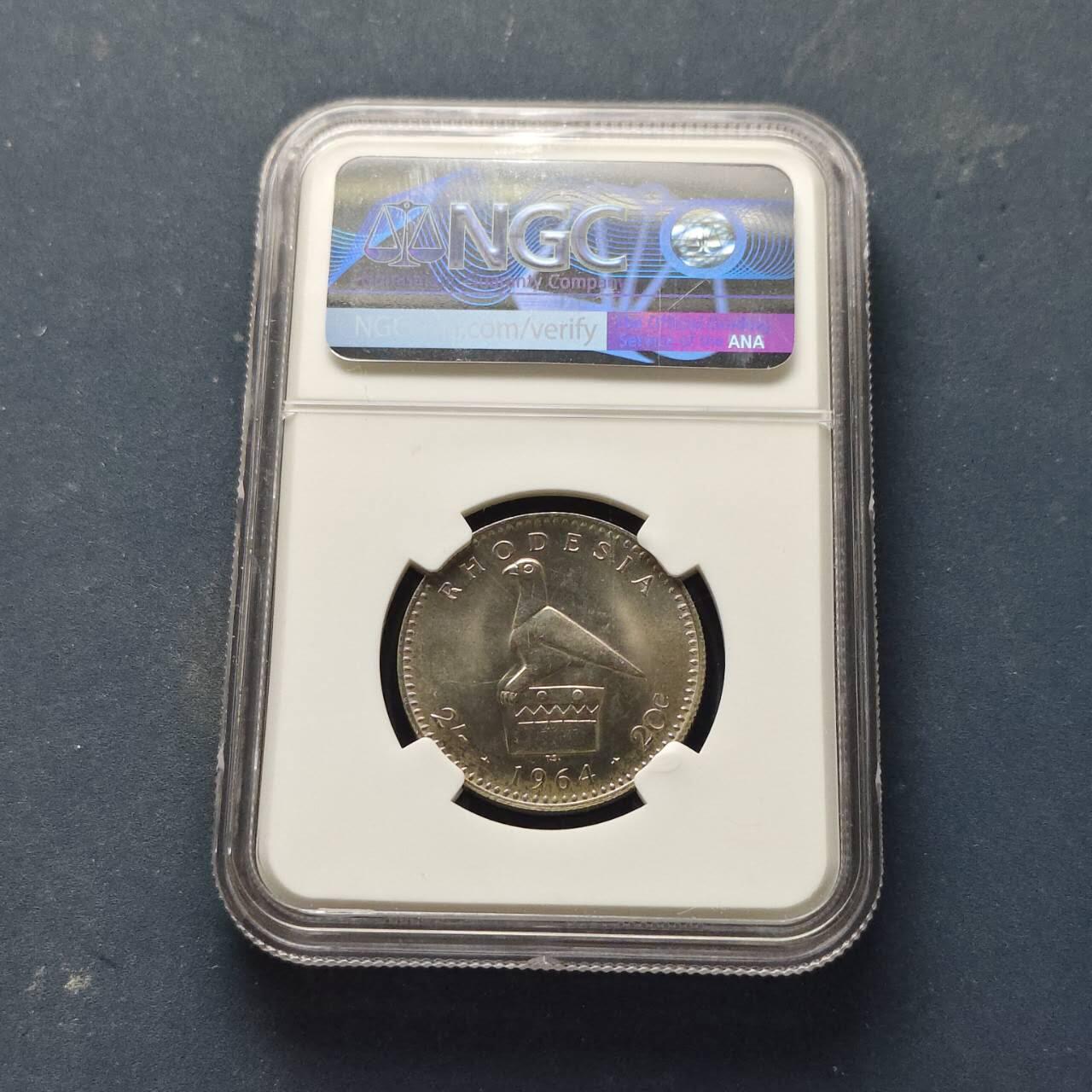 【全场包邮】纯粹捡漏拍509场 【收藏级·稀少】英属罗德西亚1964年女王20分/2先令双面值精制币-量2080-NGC PF64