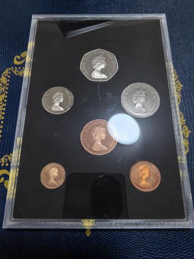 长老汇马年精选第十九场拍卖 1980泽西6枚精制币套装，盒证全