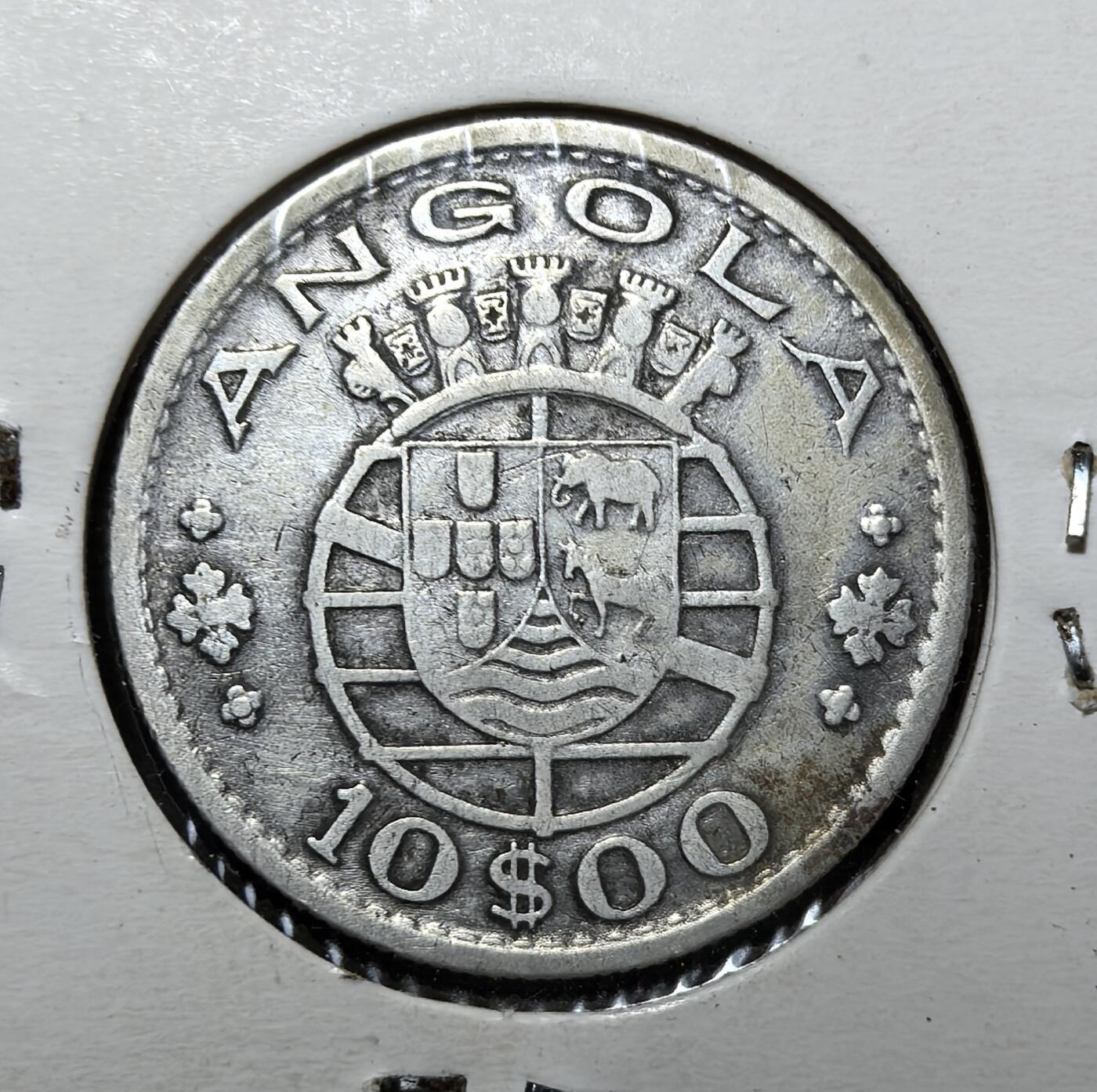 外国优质老铜币银币苏联纪念章，每周六晚九点倒数截拍，满百包邮可寄存，持续收拍 葡属安哥拉 1955 年 10 埃斯库多银币5克720银纯银价78元，由里斯本造币厂铸造。时值葡萄牙将安哥拉划为 “海外省” 时期，是其殖民货币统一改革的产物，见证了安哥拉独立前的殖民历史。