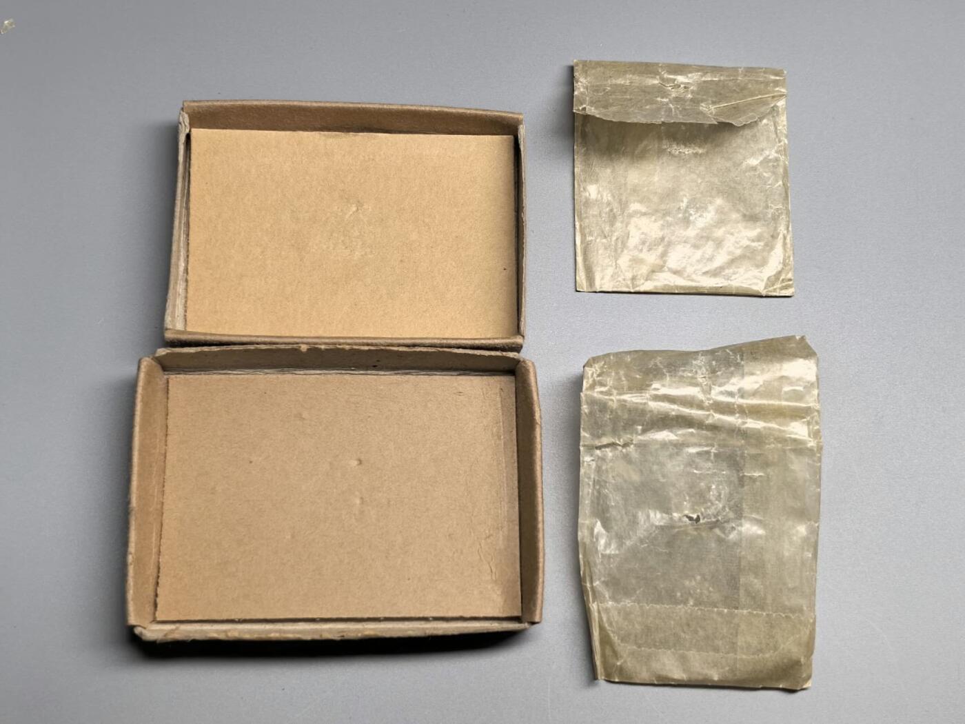 小驴勋章奖章收藏3月7日周六晚六点拍卖（珍爱和平，收藏战争，铭记历史，勿忘国耻，忠党爱国。有偿代拍，送拍规则在简介最后，参拍须阅读规则后再参拍，关系到运费包装发货时效真假辨别等关键信息，拍卖时不再发原图，看大图店主微信码在拍卖店铺介绍里）