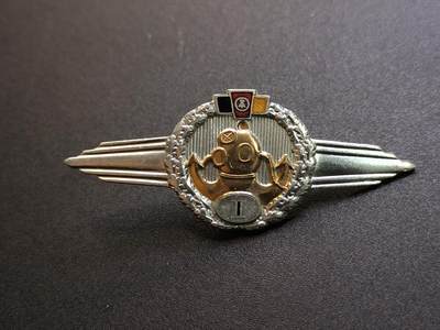 （不断上新中，开春初拍流量差 欢迎转发有佣金红包）云宸嘉赏-勋臻精藏⭐️年后精品专拍场次🎖 - 民主德国人民军一级潜水员技能章