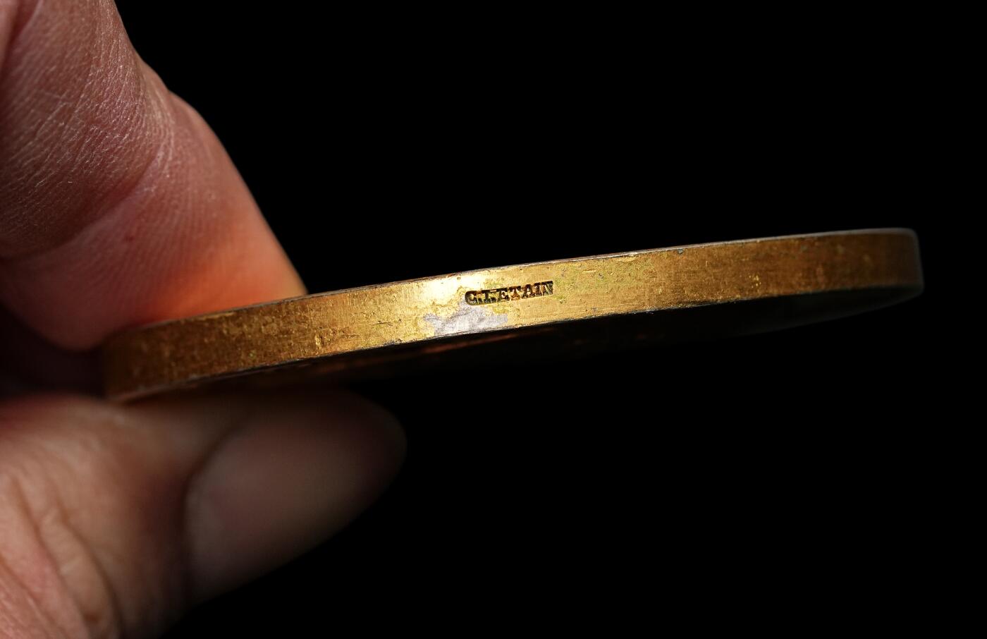 修遠堂世界钱币第106期，请看参拍说明 1867年巴黎世界博览会的鎏金纪念章，50.55mm，48.73g