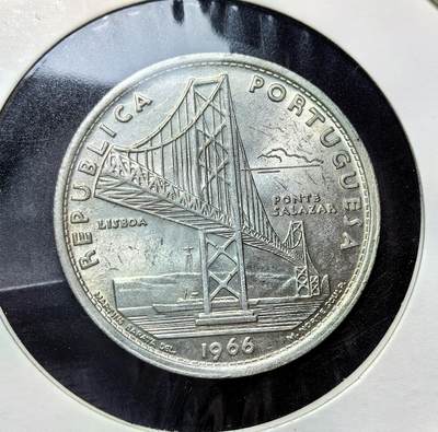 外国优质老铜币银币苏联纪念章，每周六晚九点倒数截拍，满百包邮可寄存，持续收拍 - 葡萄牙1966年20 埃斯库多纪念银币10克650银纯银价140元，为纪念萨拉查大桥通车而铸，币面刻大桥与里斯本风光，背面是葡萄牙国徽，见证了萨拉查政权末期的工程成就与时代变迁。