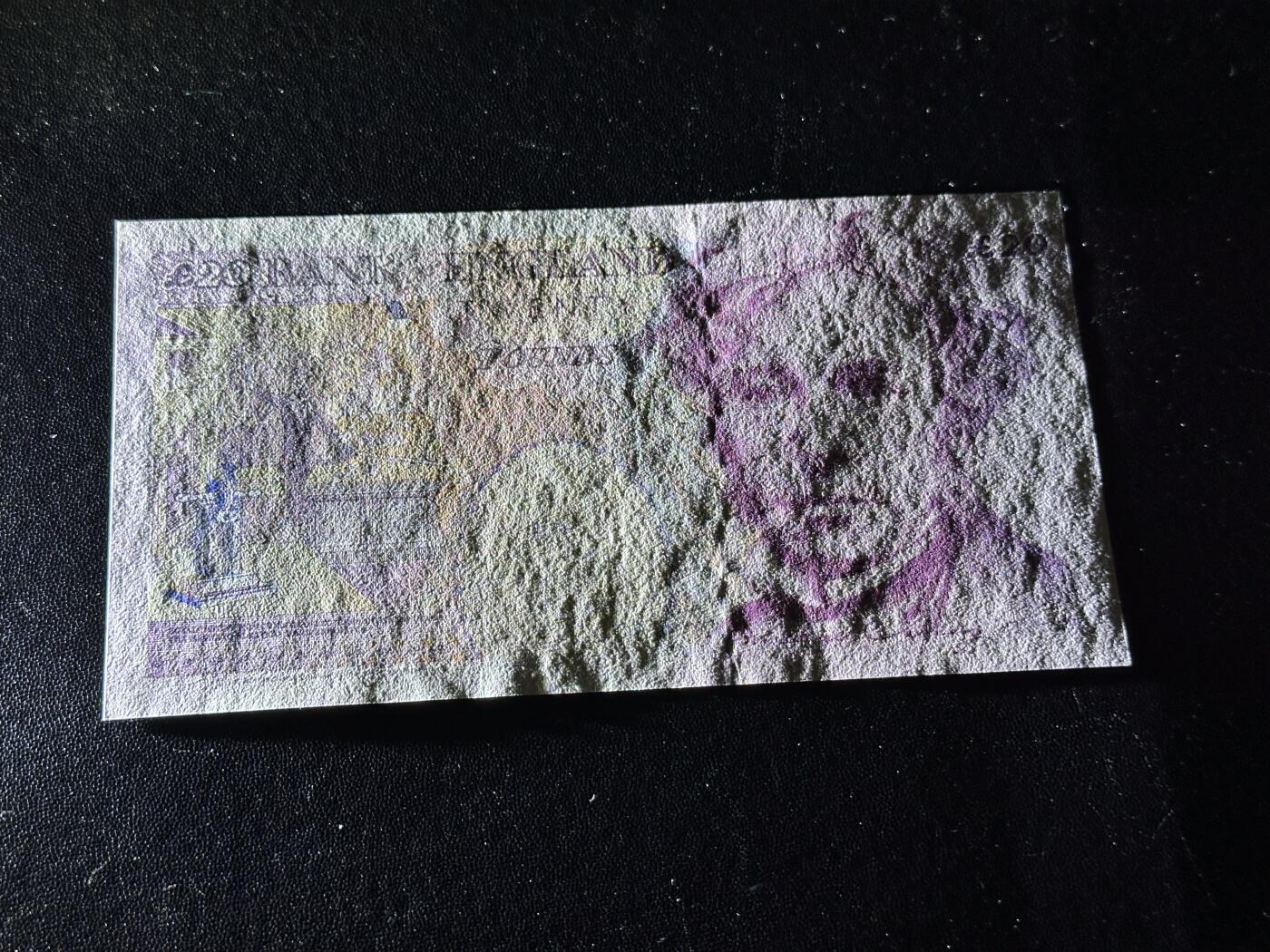 《外钞收藏家》第六百一十五期（畅拍场）（长期征集拍品、欢迎藏友们联系合作） 英国E序列20镑 UNC- 有潮斑