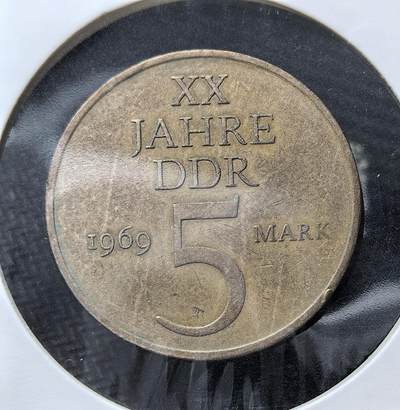 外国优质老铜币银币苏联纪念章，每周六晚九点倒数截拍，满百包邮可寄存，持续收拍 - 民主德国1969年5马克建国20 周年纪念币，为纪念 1949年建国20周年而铸，正面刻 “XX JAHRE DDR”，背面是东德国徽（圆规、锤子与麦穗），兼具流通与国家形象宣传功能。