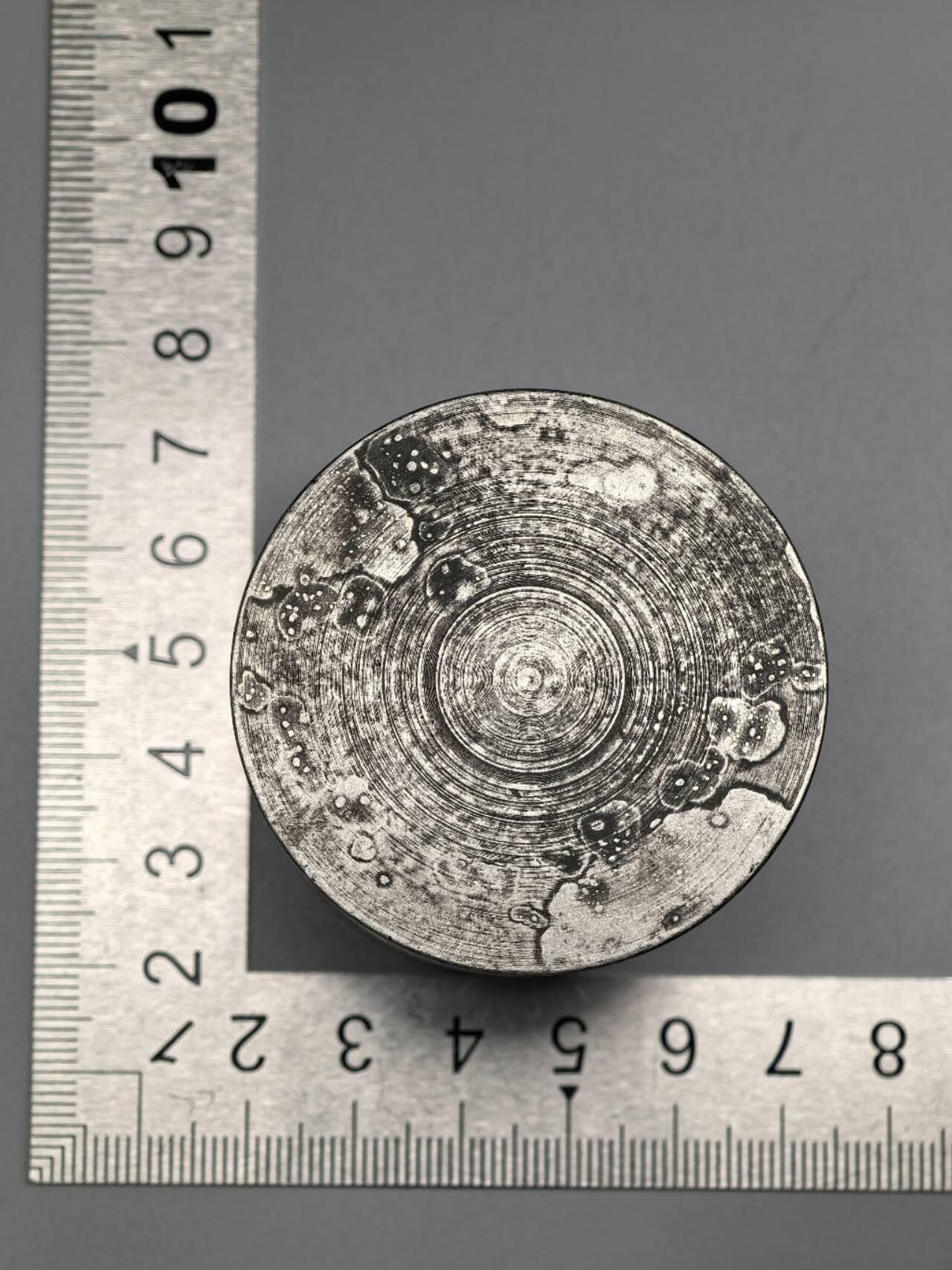 小驴勋章奖章收藏3月7日周六晚六点拍卖（珍爱和平，收藏战争，铭记历史，勿忘国耻，忠党爱国。有偿代拍，送拍规则在简介最后，参拍须阅读规则后再参拍，关系到运费包装发货时效真假辨别等关键信息，拍卖时不再发原图，看大图店主微信码在拍卖店铺介绍里） 得三坦克突击奖章迷你章的模具