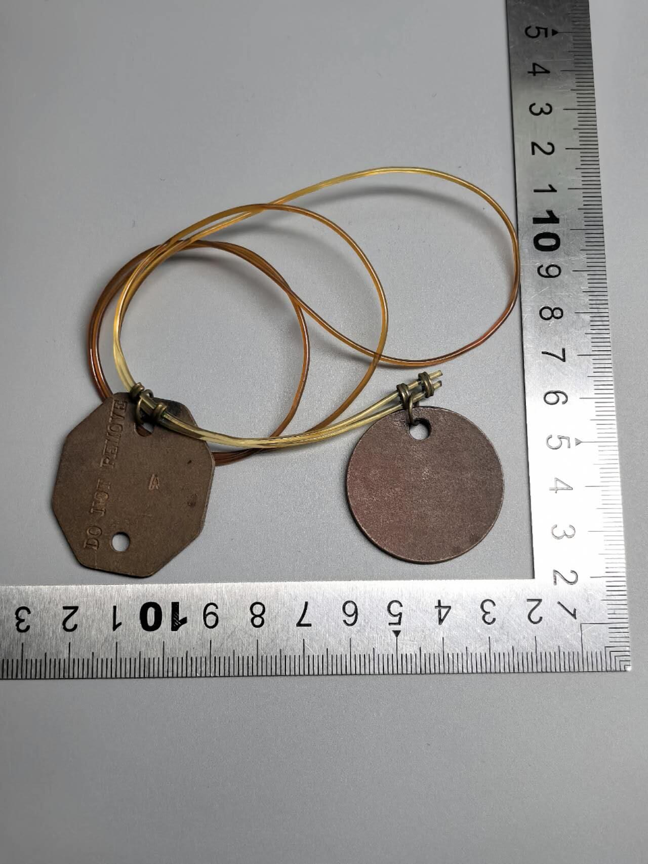 小驴勋章奖章收藏3月7日周六晚六点拍卖（珍爱和平，收藏战争，铭记历史，勿忘国耻，忠党爱国。有偿代拍，送拍规则在简介最后，参拍须阅读规则后再参拍，关系到运费包装发货时效真假辨别等关键信息，拍卖时不再发原图，看大图店主微信码在拍卖店铺介绍里）