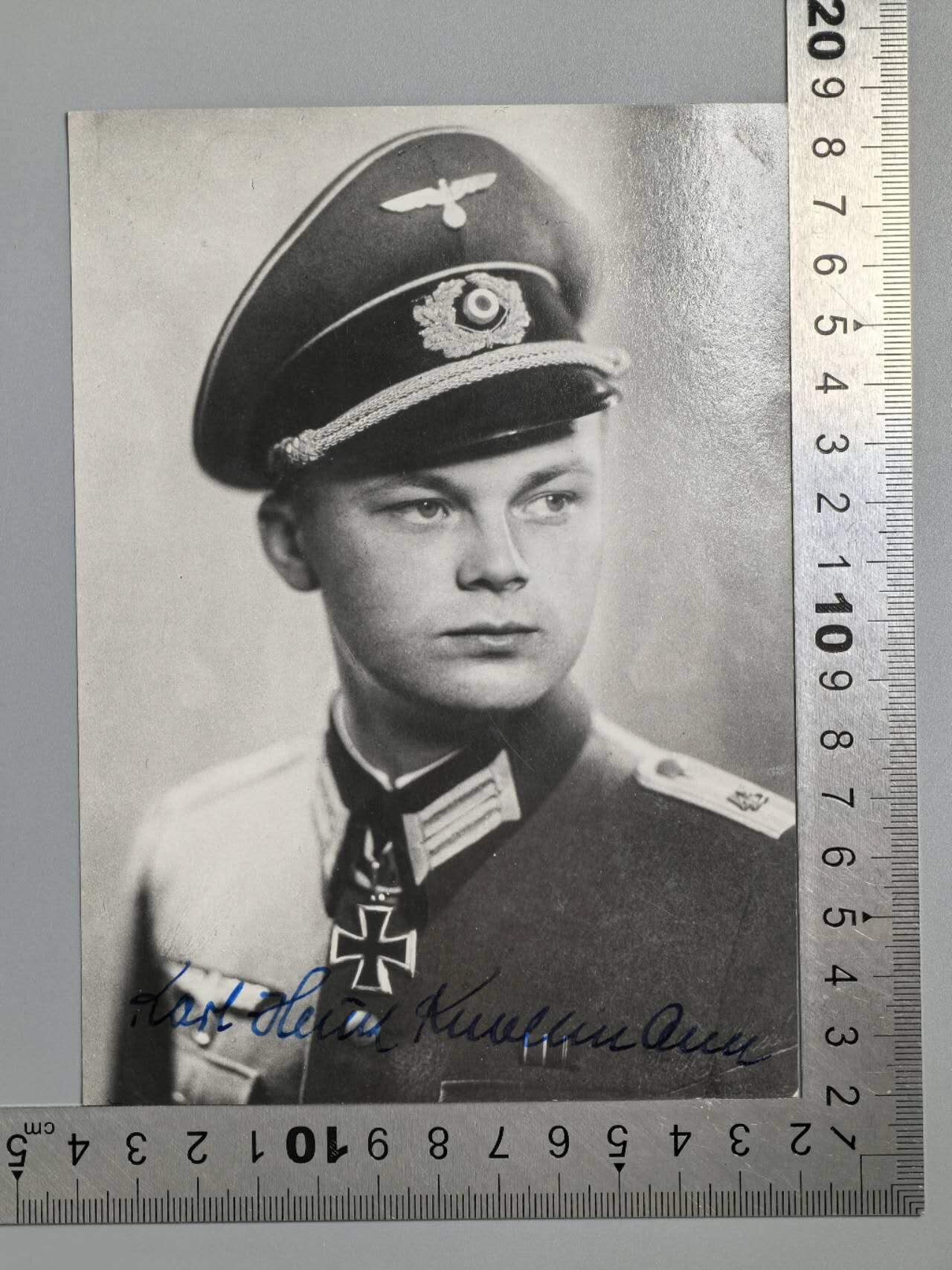 小驴勋章奖章收藏3月7日周六晚六点拍卖（珍爱和平，收藏战争，铭记历史，勿忘国耻，忠党爱国。有偿代拍，送拍规则在简介最后，参拍须阅读规则后再参拍，关系到运费包装发货时效真假辨别等关键信息，拍卖时不再发原图，看大图店主微信码在拍卖店铺介绍里） 得三骑士铁十字勋章获得者诺尔曼中尉战后签名照