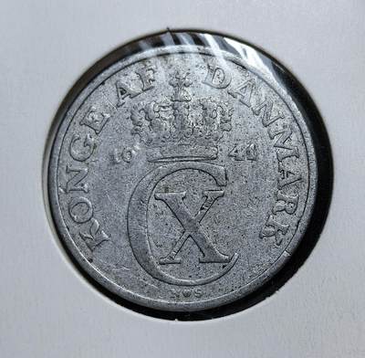 外国优质老铜币银币苏联纪念章，每周六晚九点倒数截拍，满百包邮可寄存，持续收拍 - 德占丹麦1941年5 欧尔，发行于纳粹德国占领丹麦期间，正面为国王克里斯蒂安十世冠饰花押，背面是面值与枝叶纹饰，是二战北欧被占领时期货币紧缩与物资匮乏的实物见证。