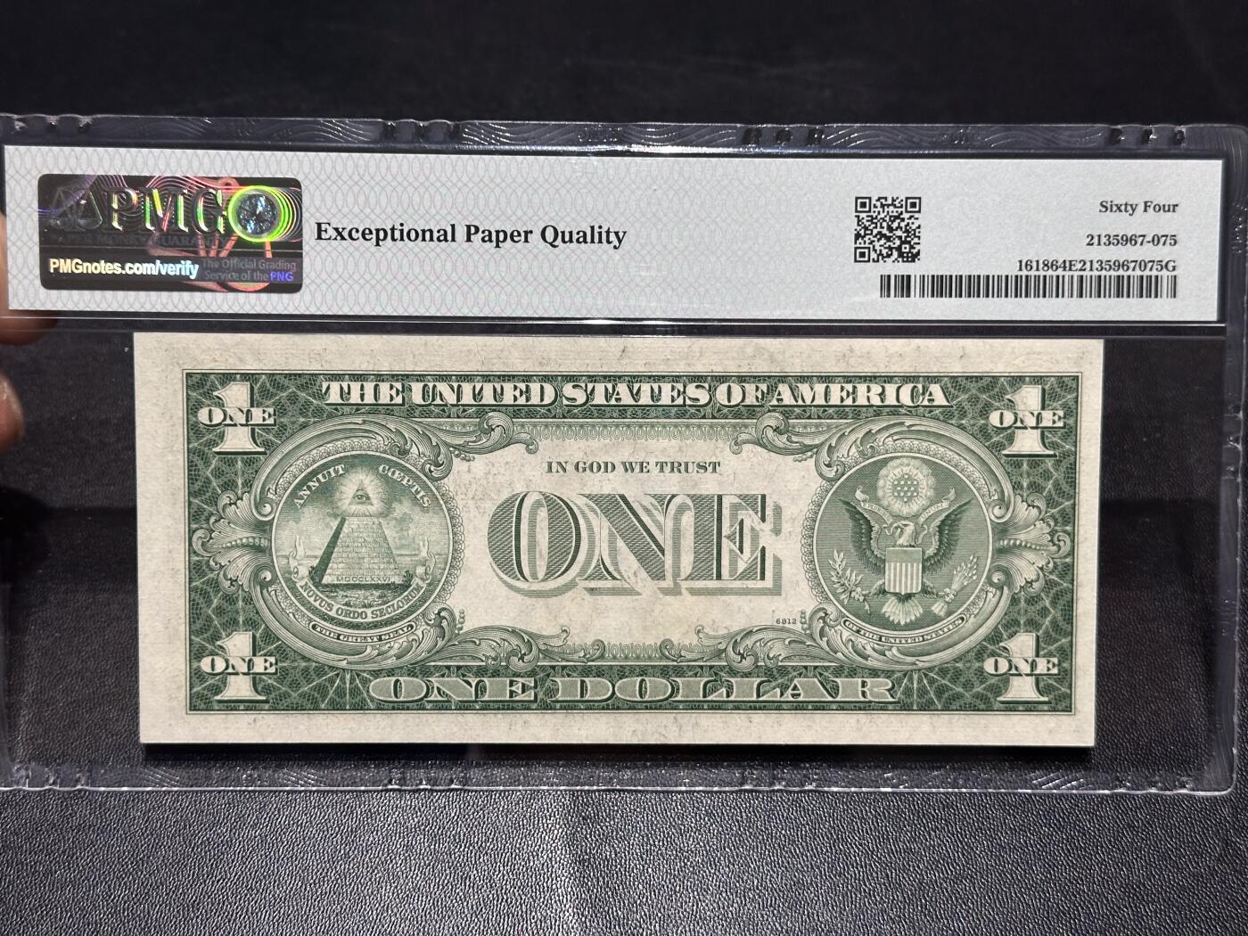 《外钞收藏家》第六百一十五期（畅拍场）（长期征集拍品、欢迎藏友们联系合作） 1935年美国1美元 蓝库印 PMG64E号码无4