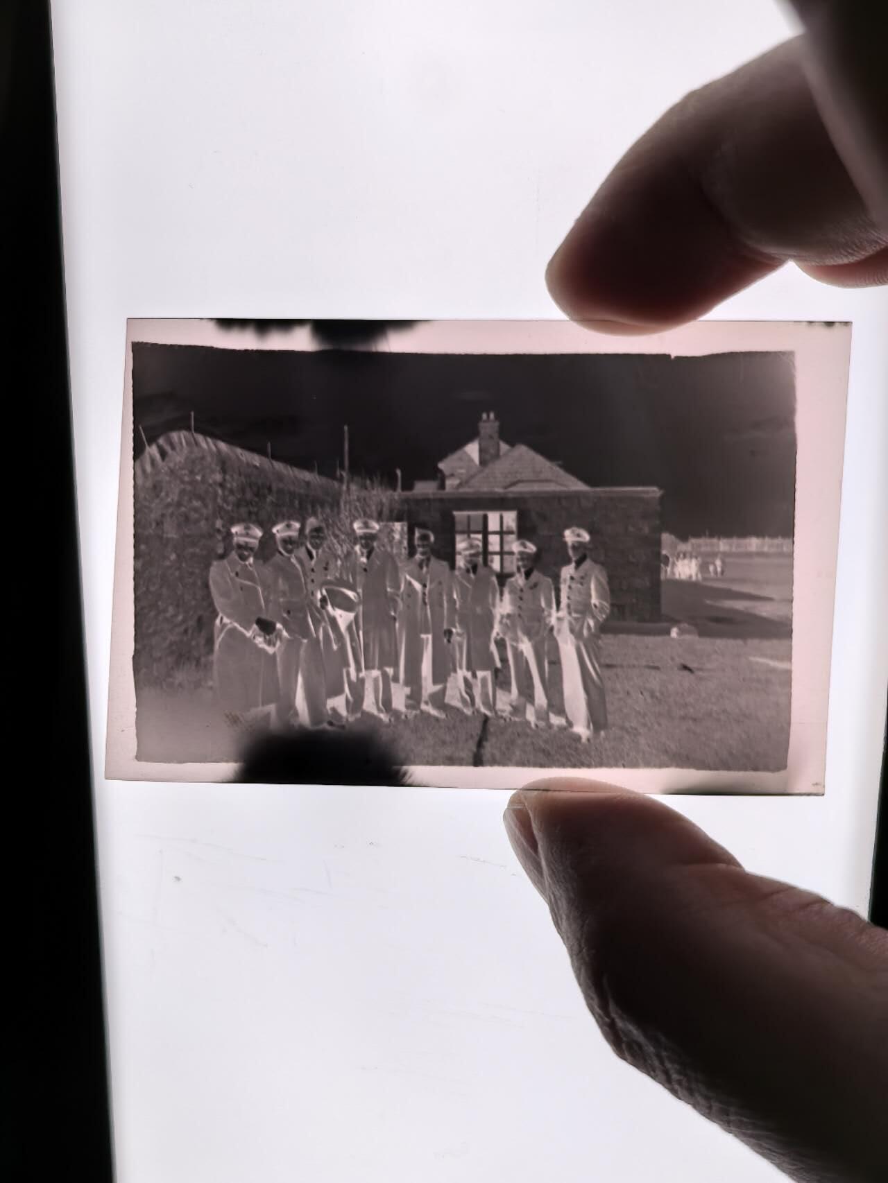 小驴勋章奖章收藏3月7日周六晚六点拍卖（珍爱和平，收藏战争，铭记历史，勿忘国耻，忠党爱国。有偿代拍，送拍规则在简介最后，参拍须阅读规则后再参拍，关系到运费包装发货时效真假辨别等关键信息，拍卖时不再发原图，看大图店主微信码在拍卖店铺介绍里）