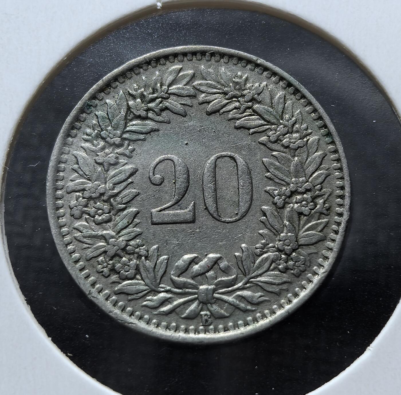 外国优质老铜币银币苏联纪念章，每周六晚九点倒数截拍，满百包邮可寄存，持续收拍 瑞士1939年20 生丁，属于瑞士联邦流通辅币。正面为头戴冠冕的自由女神头像；背面葡萄花环象征丰收，是近代瑞士法郎体系的经典代表。