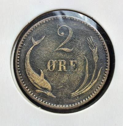 外国优质老铜币银币苏联纪念章，每周六晚九点倒数截拍，满百包邮可寄存，持续收拍 - 丹麦克里斯蒂安九世1889年的2欧尔青铜币，1874-1906 年铸造，属丹麦克朗货币体系。正面为国王花押与皇冠，背面是海豚、麦穗及面值，见证丹麦货币改革与君主制时代的经济生活。