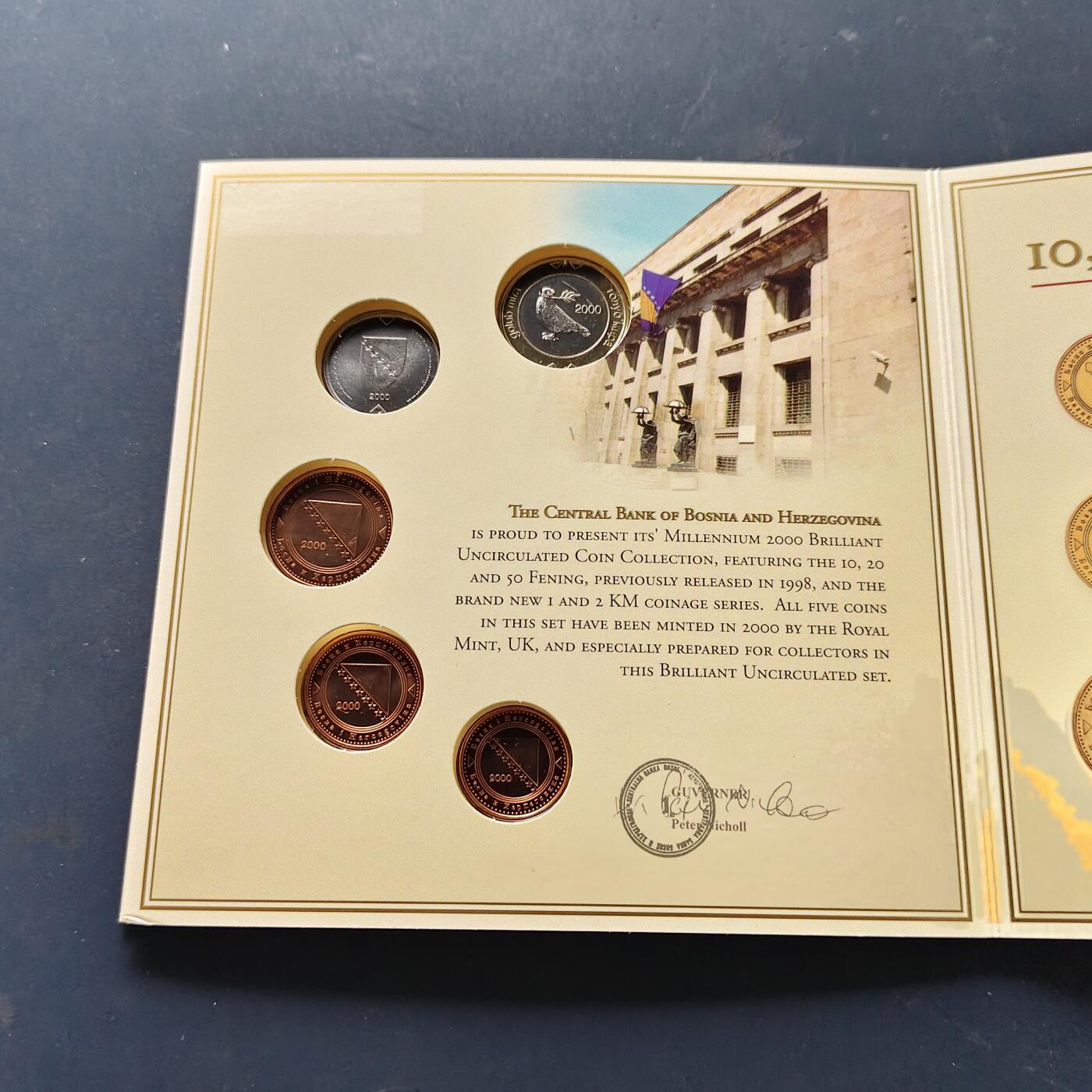 【全场包邮】纯粹捡漏拍509场 波斯尼亚和黑塞哥维那（波黑）2000年官方封装套币-1+2马克为首发年-MS1