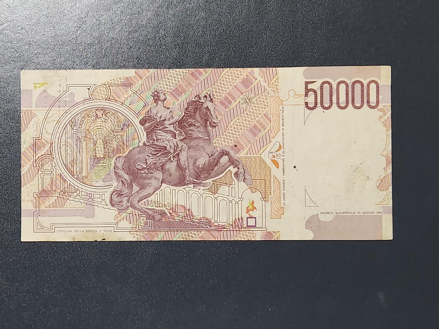 3月6号晚上8点 外国纸币自动截拍第35场 意大利50000 不同签名2 美品