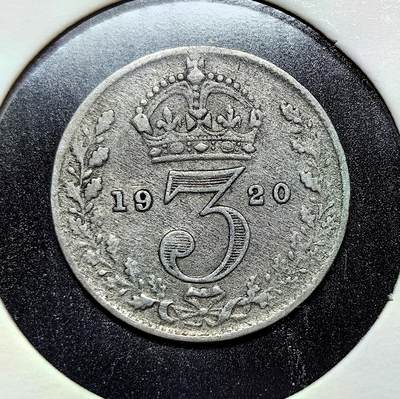 外国优质老铜币银币苏联纪念章，每周六晚九点倒数截拍，满百包邮可寄存，持续收拍 - 英国乔治五世1920年3便士银币1.4克500银纯银价15元，属一战后首批调整版别。因战后经济影响，其银含量由 92.5% 降至 50%，是英国货币史银价调整的关键实物佐证，流通与收藏价值兼具。