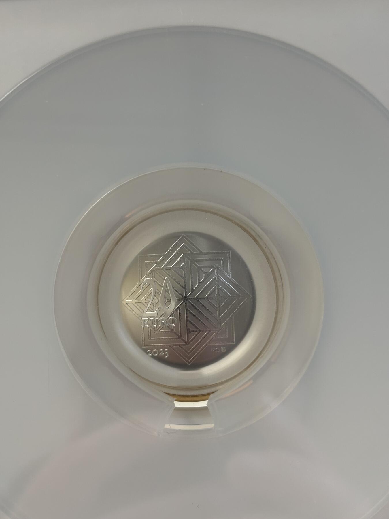 第192期拍卖 获奖法国2023年法兰西瑰宝甜点马卡龙小圆饼形银币NGC-PF70,999银，发行5000枚